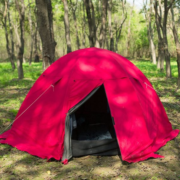 4 person UV and water resistant dual door tent.
